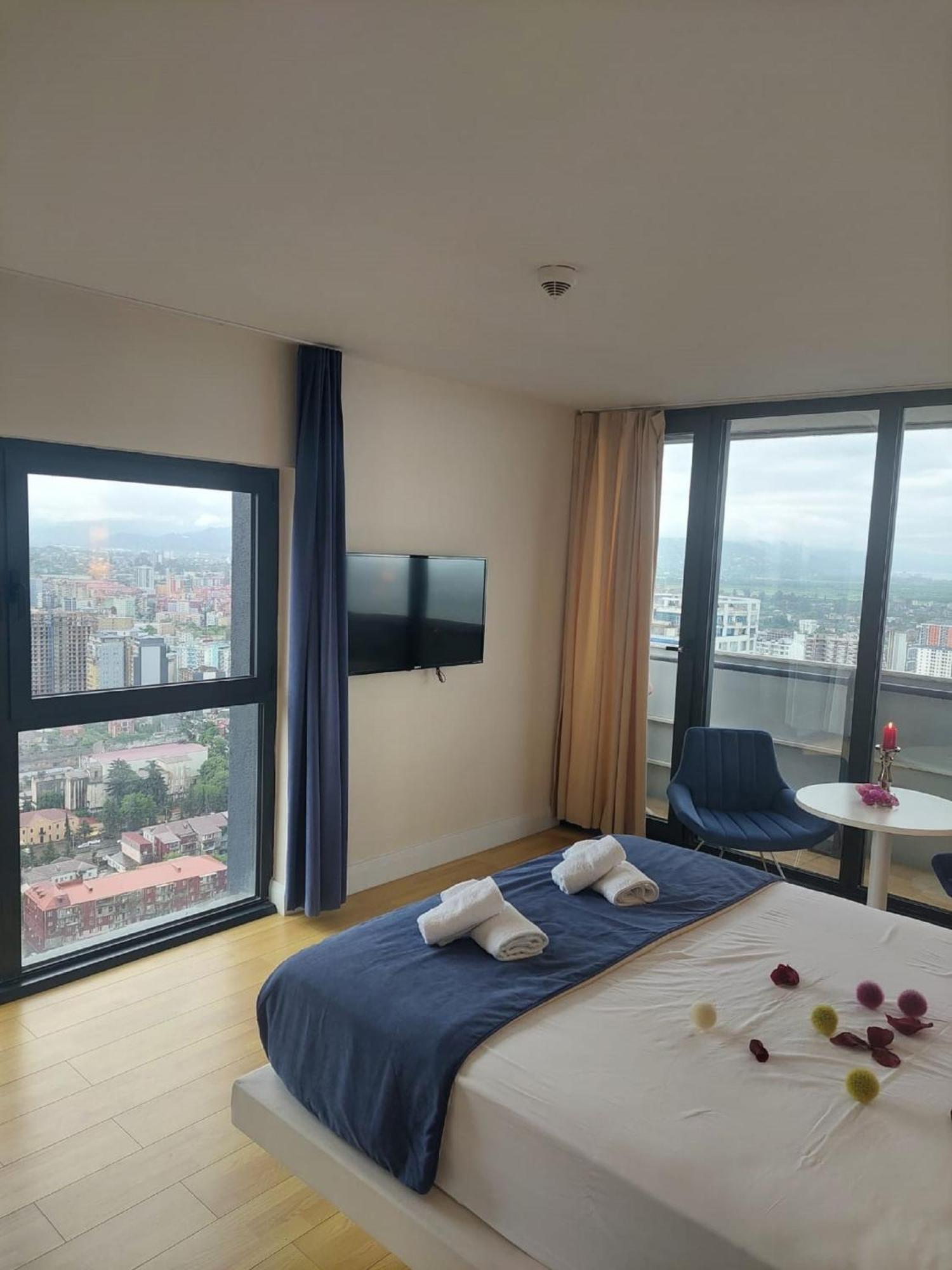 Apart-Hotel Orbi City Батуми Экстерьер фото